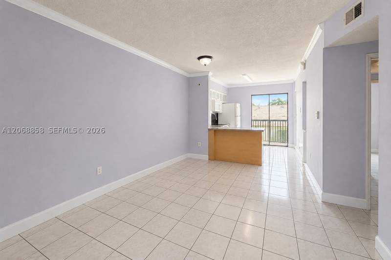 2 bedroom Condominium at 5290 W 21st Ct 304, Alameda Tower I Condo, Hialeah — photo 2