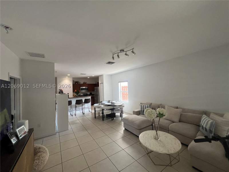 4 bedroom SingleFamilyResidence at 2410 NE 4th St, Atlantis At Oasis, Homestead — photo 4