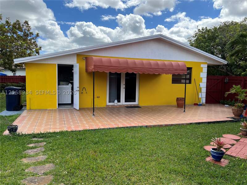 4 bedroom SingleFamilyResidence at 12135 SW 182nd Ter, South Miami Heights Addn, Miami — photo 3
