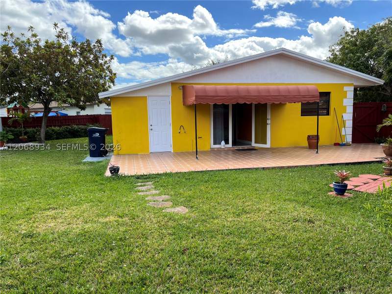 4 bedroom SingleFamilyResidence at 12135 SW 182nd Ter, South Miami Heights Addn, Miami — photo 4