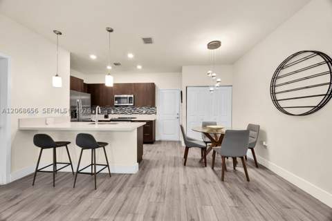 4691 NW 83rd Pkwy, Doral FL - photo 10 of 32