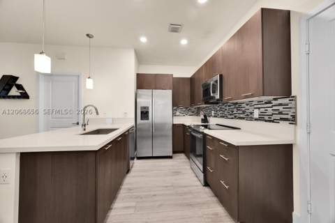 4691 NW 83rd Pkwy, Doral FL - photo 13 of 32