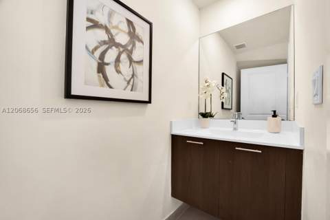 4691 NW 83rd Pkwy, Doral FL - photo 15 of 32