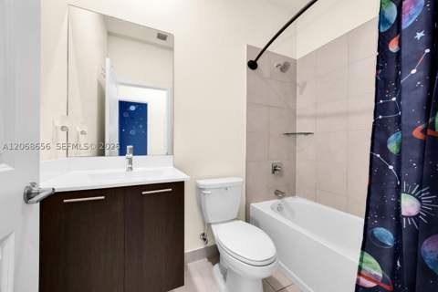 4691 NW 83rd Pkwy, Doral FL - photo 24 of 32
