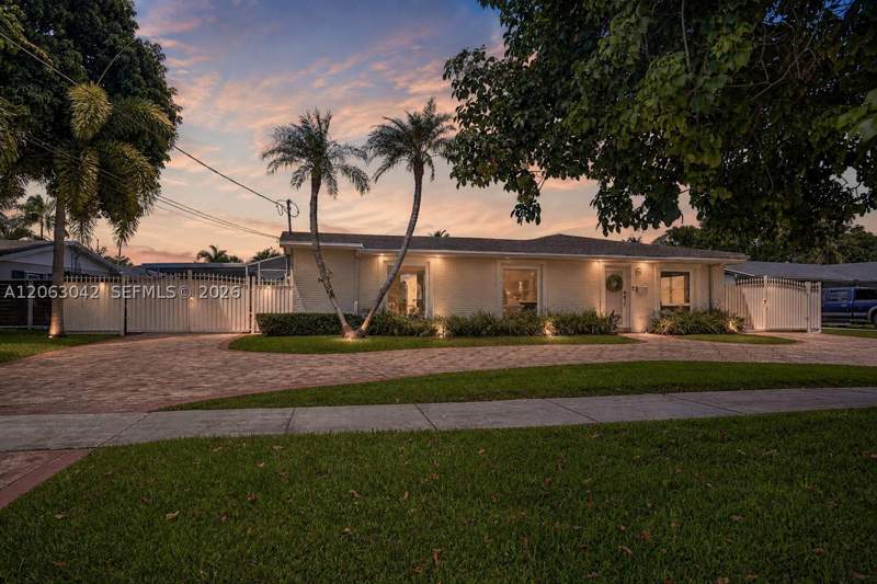 2 bedroom SingleFamilyResidence at 9921 SW 195th St, Bel Aire Sec 3, Cutler Bay — photo 3