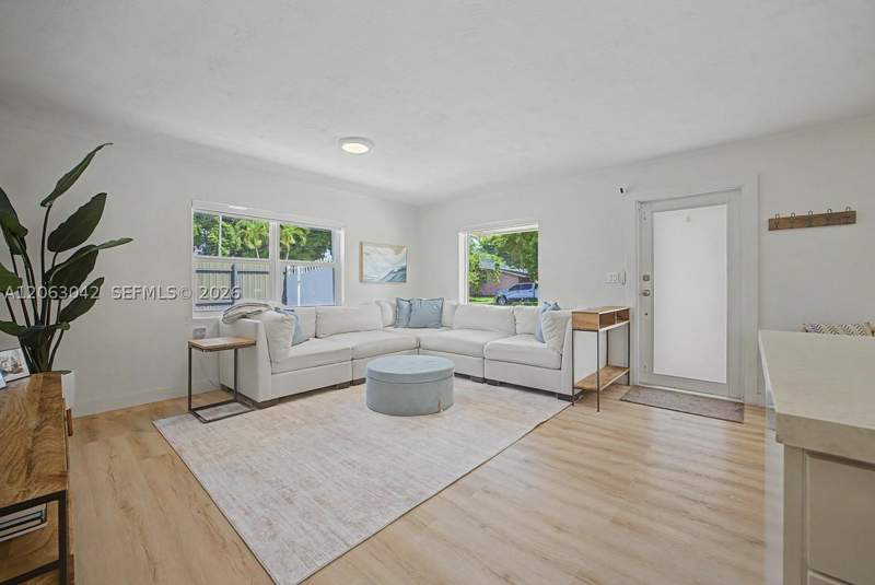 2 bedroom SingleFamilyResidence at 9921 SW 195th St, Bel Aire Sec 3, Cutler Bay — photo 4