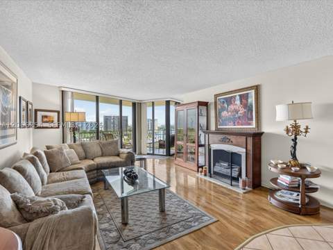 4000 Towerside Ter 1407, Miami FL - photo 13 of 40