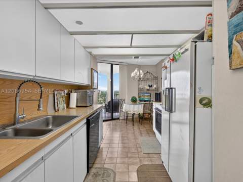 4000 Towerside Ter 1407, Miami FL - photo 23 of 40