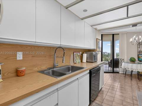 4000 Towerside Ter 1407, Miami FL - photo 24 of 40