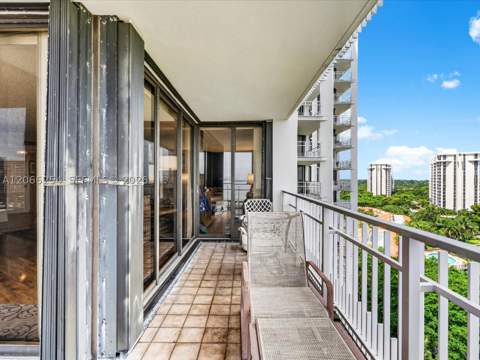 4000 Towerside Ter 1407, Miami FL - photo 7 of 40