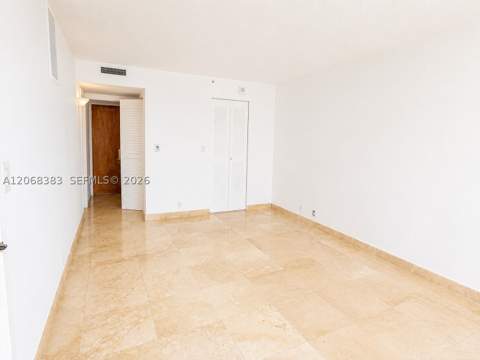 7601 E Treasure Dr 1924, North Bay Village FL - photo 12 of 30