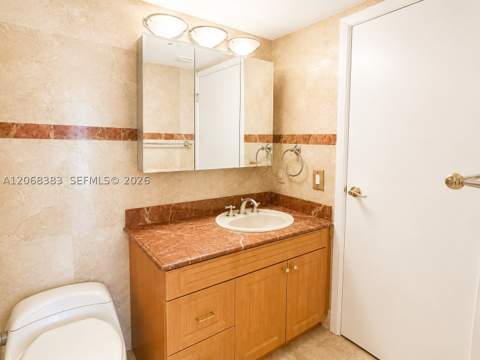 7601 E Treasure Dr 1924, North Bay Village FL - photo 19 of 30