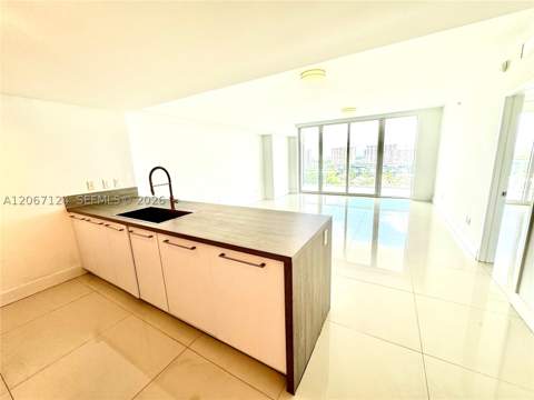 400 Sunny Isles Blvd 1221, Sunny Isles Beach FL - photo 10 of 52