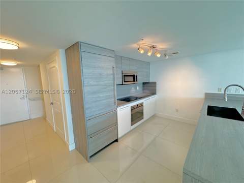 400 Sunny Isles Blvd 1221, Sunny Isles Beach FL - photo 6 of 52