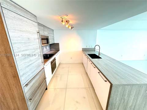 400 Sunny Isles Blvd 1221, Sunny Isles Beach FL - photo 7 of 52