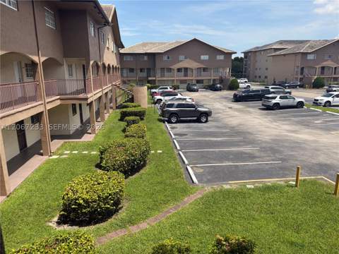 8851 NW 119 St 5222, Hialeah Gardens FL - photo 16 of 16