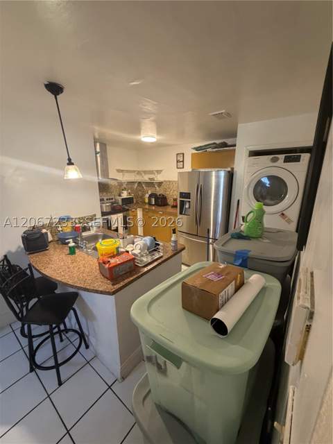 8851 NW 119 St 5222, Hialeah Gardens FL - photo 6 of 16