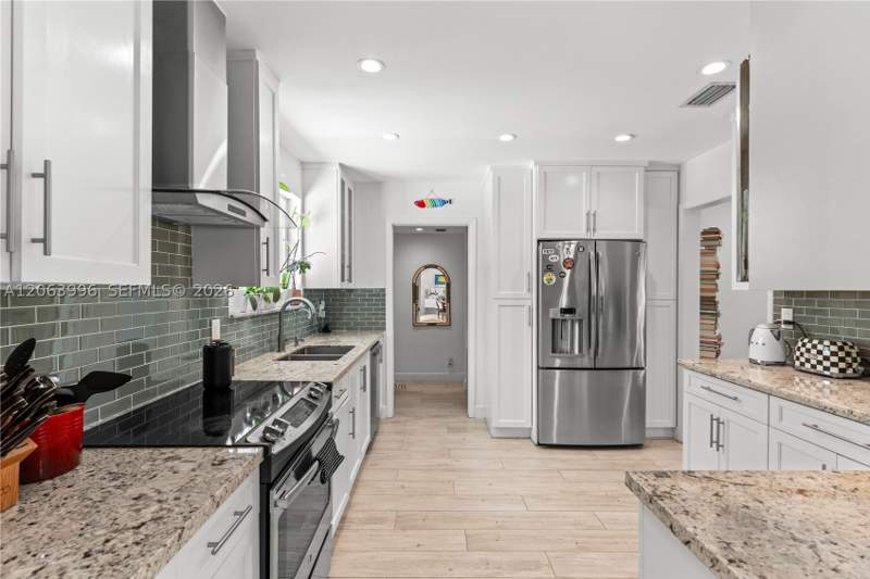 4 bedroom SingleFamilyResidence at 8500 SW 106th St, Chase-Hessen Estates, Miami — photo 3