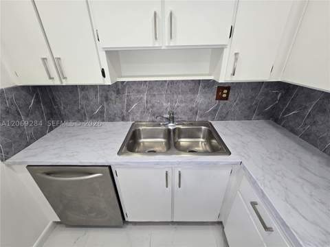 10375 N Kendall Dr J7, Miami FL - photo 17 of 54