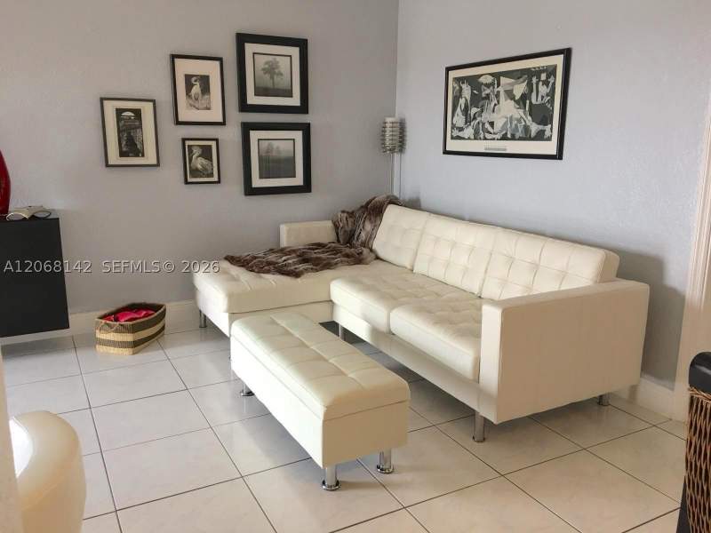 1 bedroom Condominium at 3905 SW 78th Ct 205, Tropical Manor Condo, Miami — photo 3