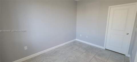 388 NE 208th Ter, Miami FL - photo 18 of 34