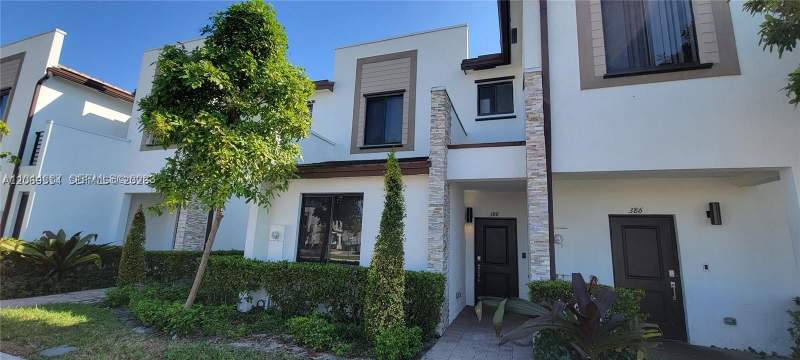 3 bedroom Townhouse at 388 NE 208th Ter, Via Ventura Neighborhood, Miami — photo 2
