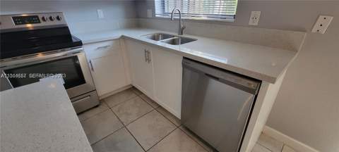 388 NE 208th Ter, Miami FL - photo 7 of 34