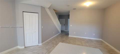 388 NE 208th Ter, Miami FL - photo 9 of 34