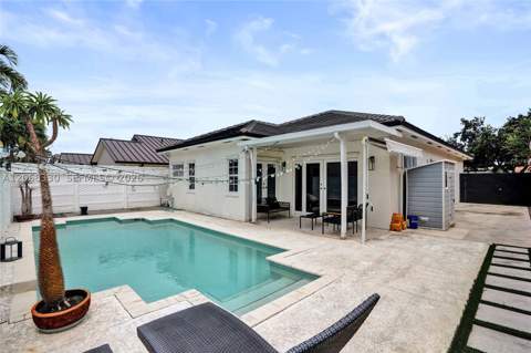 8816 NW 149th Ter, Miami Lakes FL - photo 13 of 35