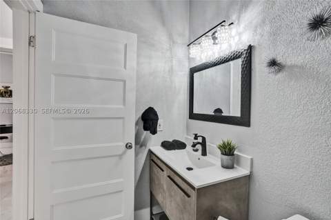 8816 NW 149th Ter, Miami Lakes FL - photo 17 of 35
