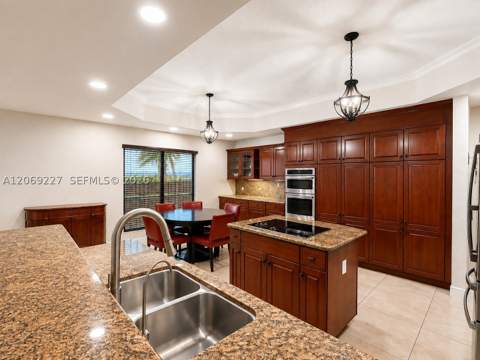 15951 NW 79th Ct, Miami Lakes FL - photo 7 of 33