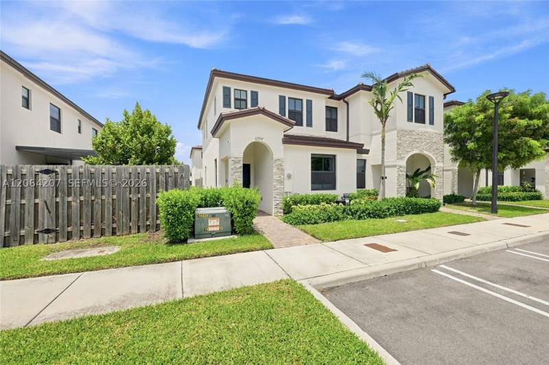 3 bedroom Townhouse at 12957 SW 232nd Ln, Siena Reserve, Homestead — photo 3