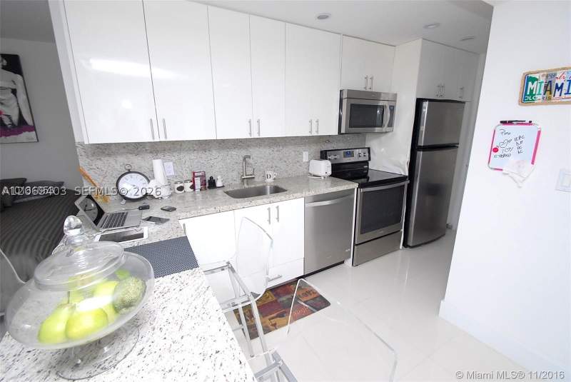 1 bedroom Condominium at 1200 West Ave 1101, Mirador 1200 Condo, Miami Beach — photo 5