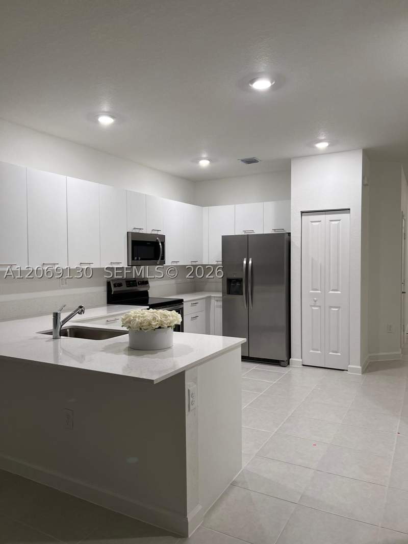 4 bedroom Townhouse at 12613 NW 23rd Pl, GOLF PARK SEC 1, Miami — photo 3