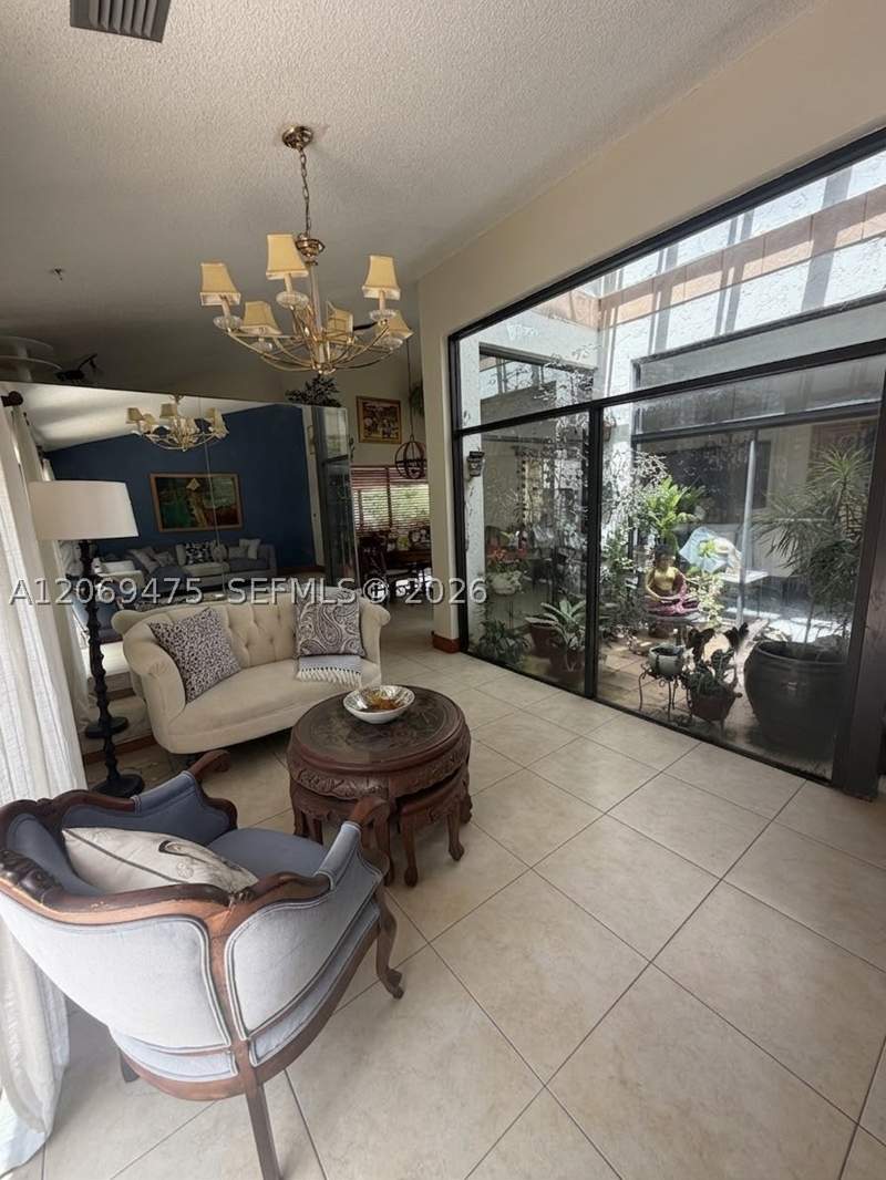 4 bedroom SingleFamilyResidence at 10220 SW 91st St, Kendale Country Club Ests, Miami — photo 4