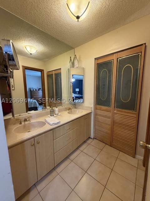 10220 SW 91st St, Miami FL - photo 9 of 38