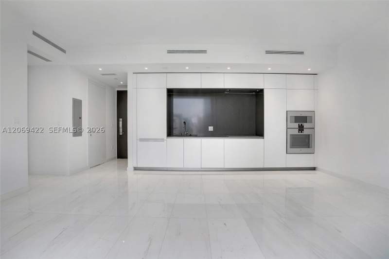 1 bedroom Condominium at 300 Biscayne Boulevard Way 3108, Dupont Plaza, Miami — photo 5