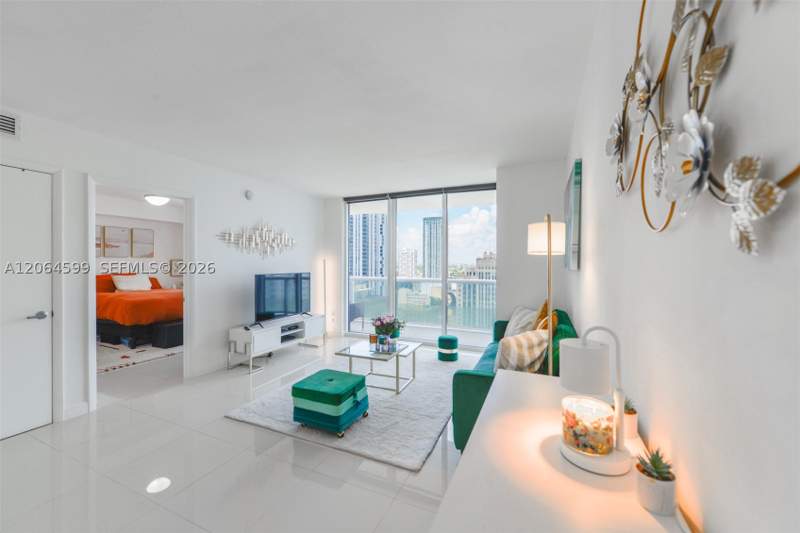 1 bedroom Condominium at 50 Biscayne Blvd 2505, 50 Biscayne Condo, Miami — photo 2