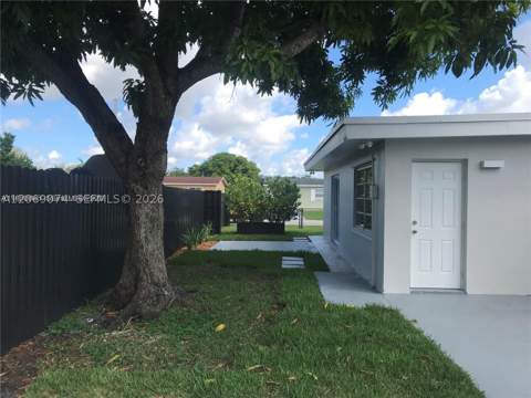 17940 NW 85th Ave, Hialeah FL - photo 10 of 13