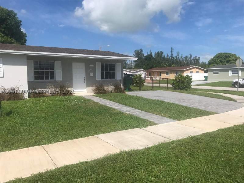 4 bedroom SingleFamilyResidence at 17940 NW 85th Ave, Palm Springs North Sec S, Hialeah — photo 4