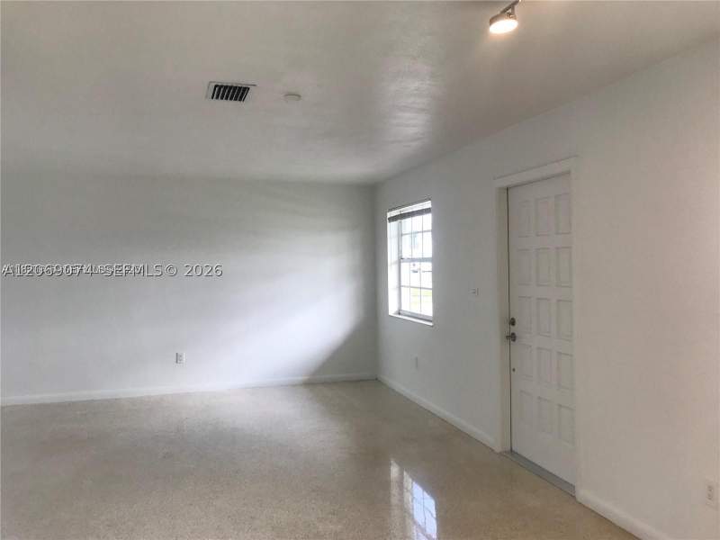 4 bedroom SingleFamilyResidence at 17940 NW 85th Ave, Palm Springs North Sec S, Hialeah — photo 5