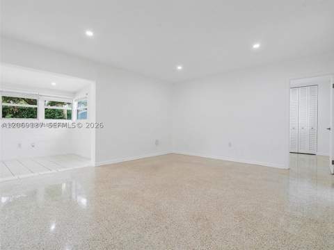 17320 NW 80th Ave, Hialeah FL - photo 10 of 44
