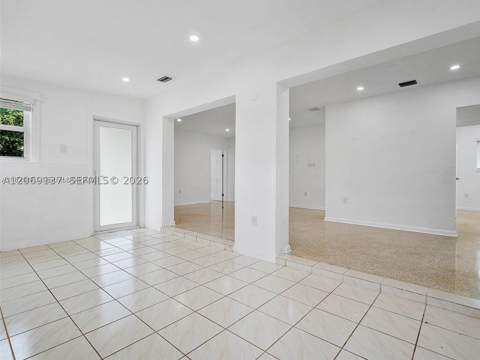 17320 NW 80th Ave, Hialeah FL - photo 12 of 44