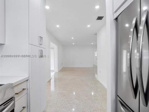 17320 NW 80th Ave, Hialeah FL - photo 17 of 44