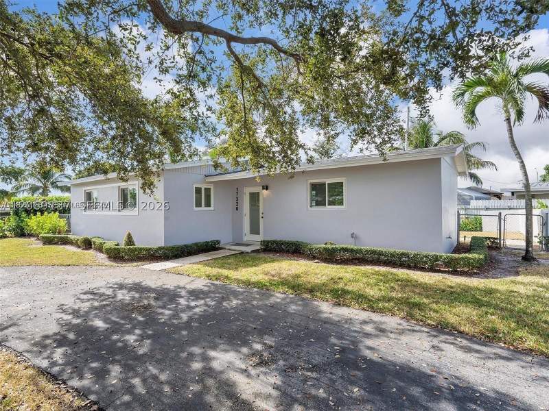 3 bedroom SingleFamilyResidence at 17320 NW 80th Ave, Palm Springs North Sec C, Hialeah — photo 3