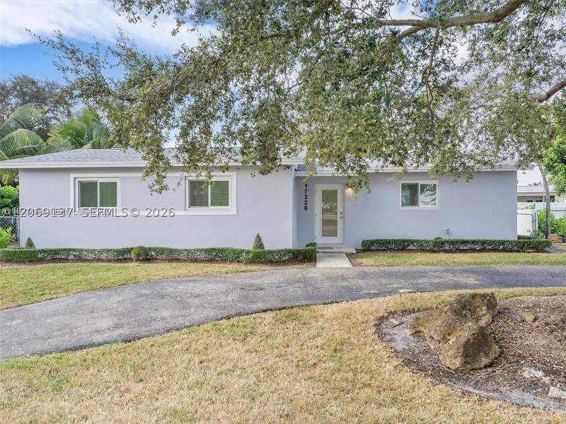 3 bedroom SingleFamilyResidence at 17320 NW 80th Ave, Palm Springs North Sec C, Hialeah — photo 4