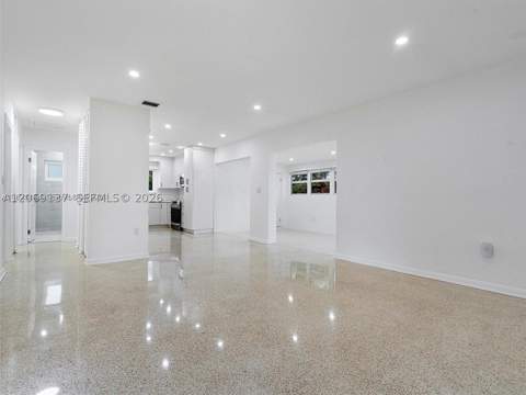 17320 NW 80th Ave, Hialeah FL - photo 6 of 44