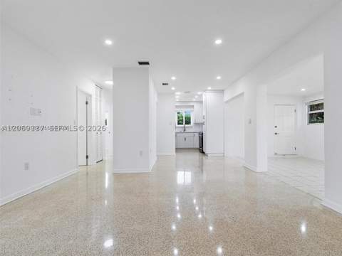 17320 NW 80th Ave, Hialeah FL - photo 7 of 44