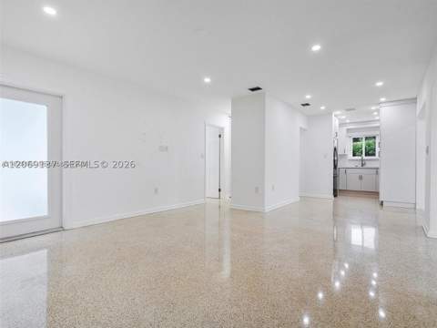 17320 NW 80th Ave, Hialeah FL - photo 8 of 44
