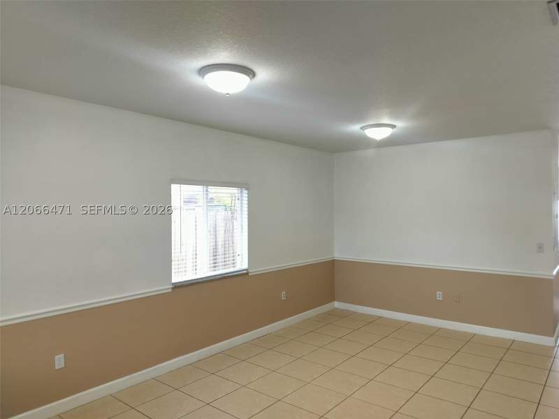 3 bedroom SingleFamilyResidence at 11705 SW 184 St, South Miami Heights Addn, Miami — photo 2